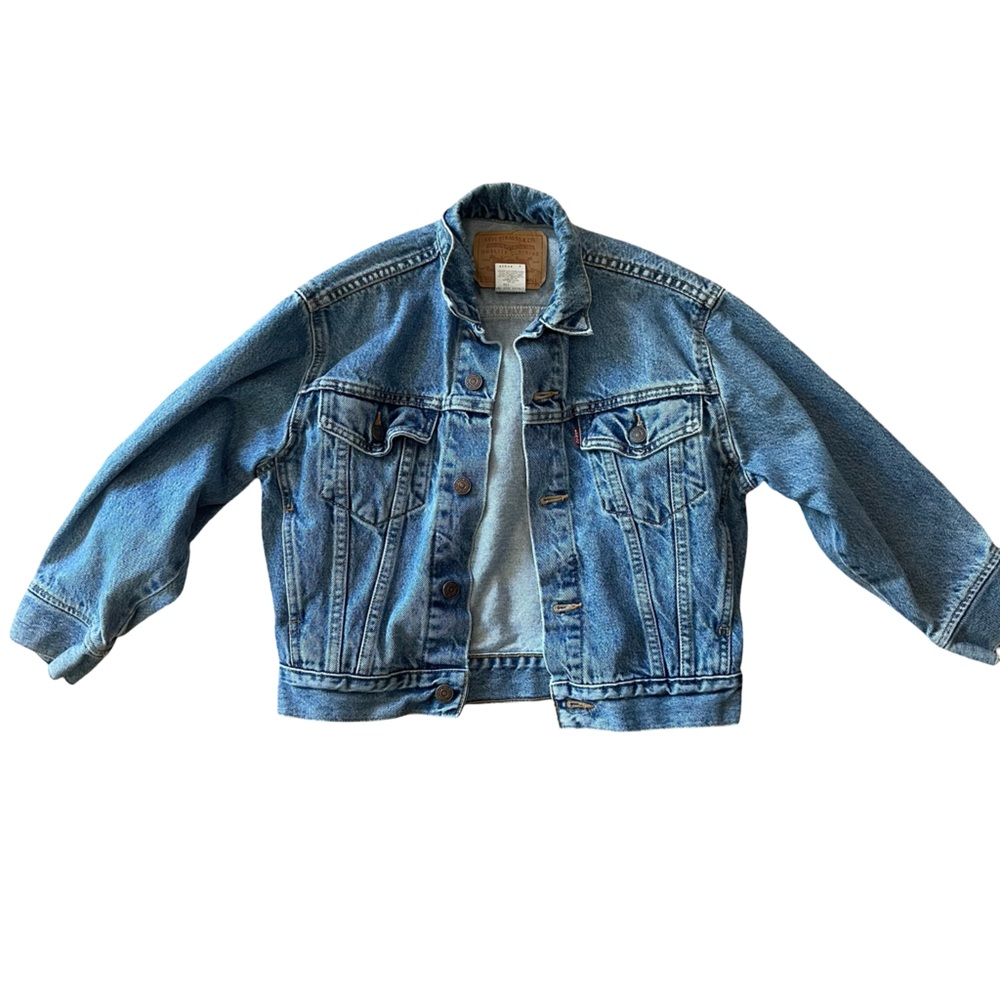 Vintage Levi's Women's Blue Denim Jacket